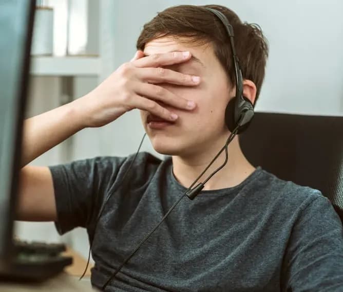 أظهرت دراسات مختلفة خسارة إنتاجية بنسبة 30 ٪ بسبب CVS. كيف يعالج Bynocs الـ CVS؟