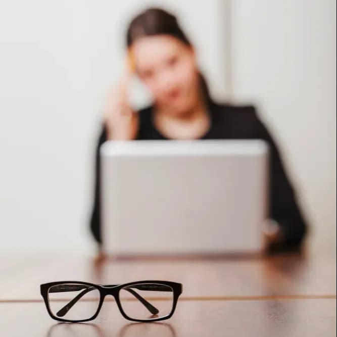 Quanto è comune la Sindrome da Visione al Computer (CVS) / Affaticamento Visivo Digitale (DES)?