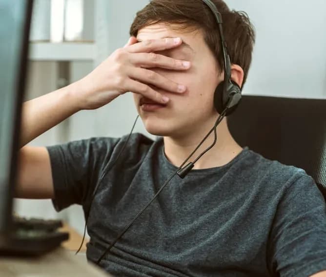 Various studies have shown a 30% loss of productivity because of CVS. How is CVS treated by Bynocs?