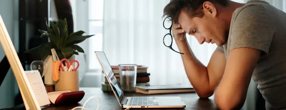 გგონიათ, რომ თავის ტკივილი შეიძლება თვალებთან იყოს დაკავშირებული?