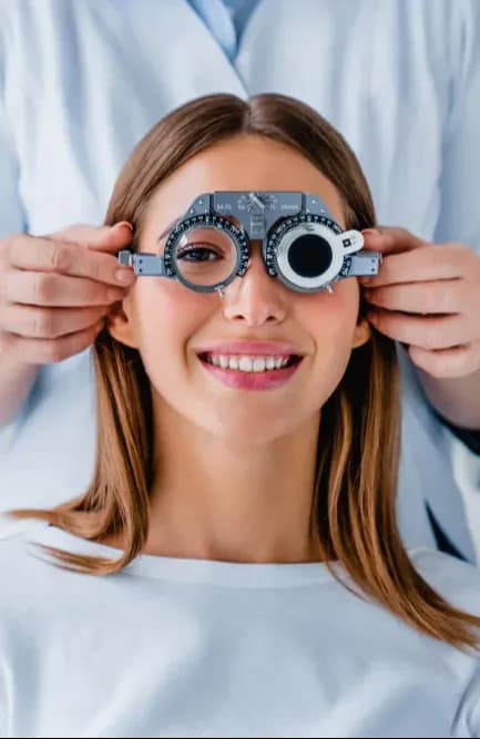 რა სიმპტომები აქვს ზარმაც თვალს მოზრდილებში?