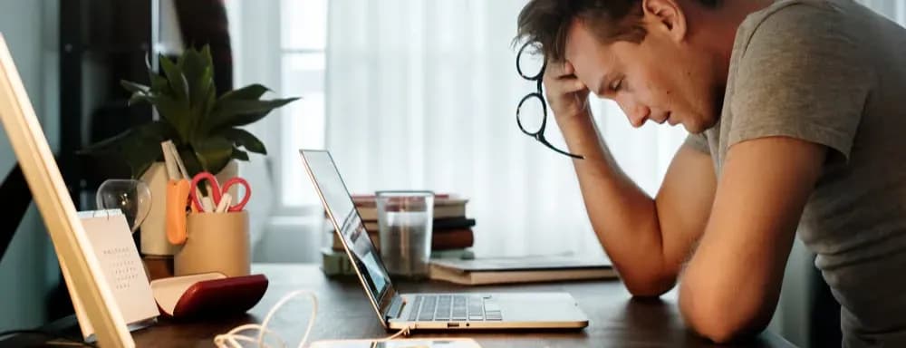 क्या आपका मतलब है कि सिरदर्द आंखों से जुड़ा हो सकता है?