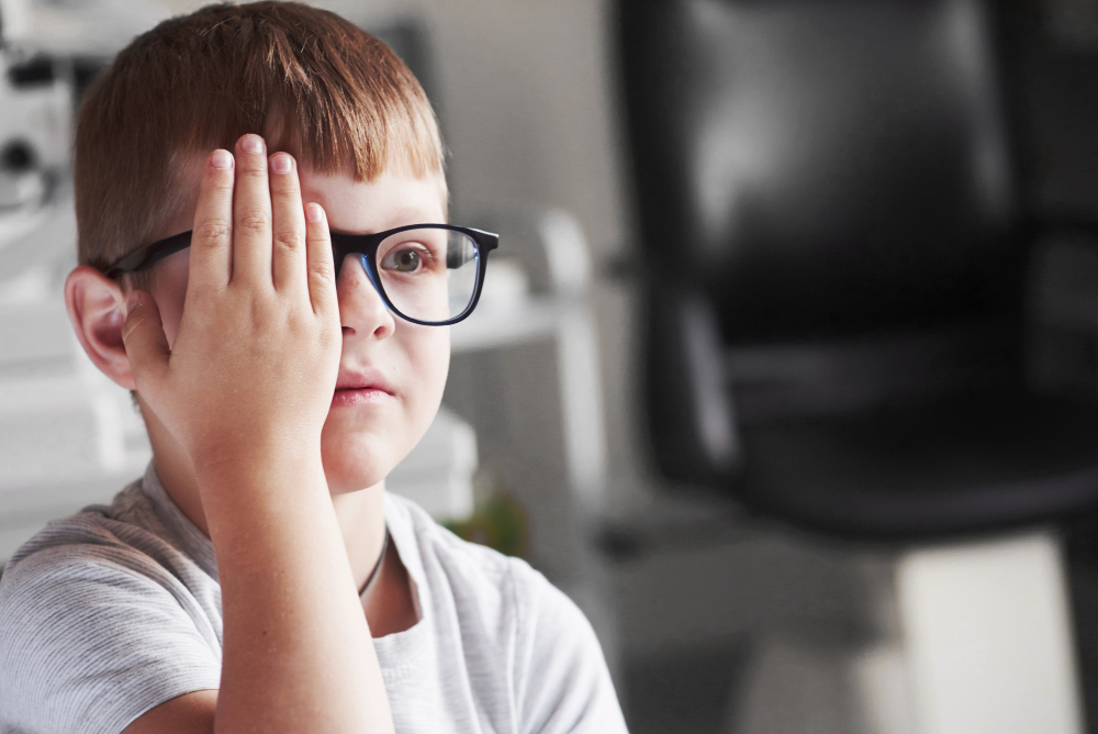 7 precauciones para proteger la visión de su hijo del ojo vago